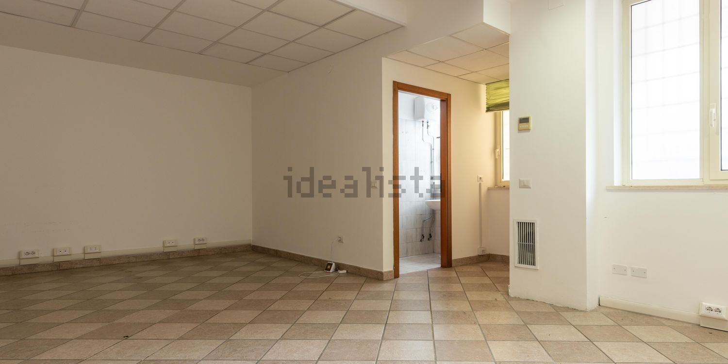 ufficio in affitto a Roma in zona Torrino