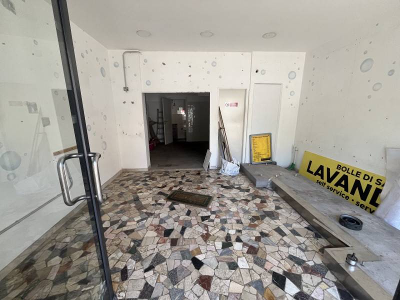 negozio in affitto a Roma in zona Torrevecchia