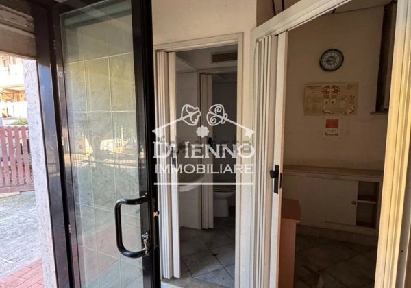 negozio in affitto a Roma in zona Prima Porta