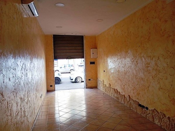 negozio in affitto a Roma in zona Cinecittà