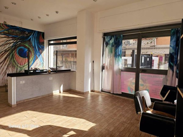 negozio in affitto a Roma in zona Tuscolano