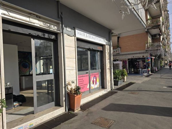 negozio in affitto a Roma in zona Tuscolano