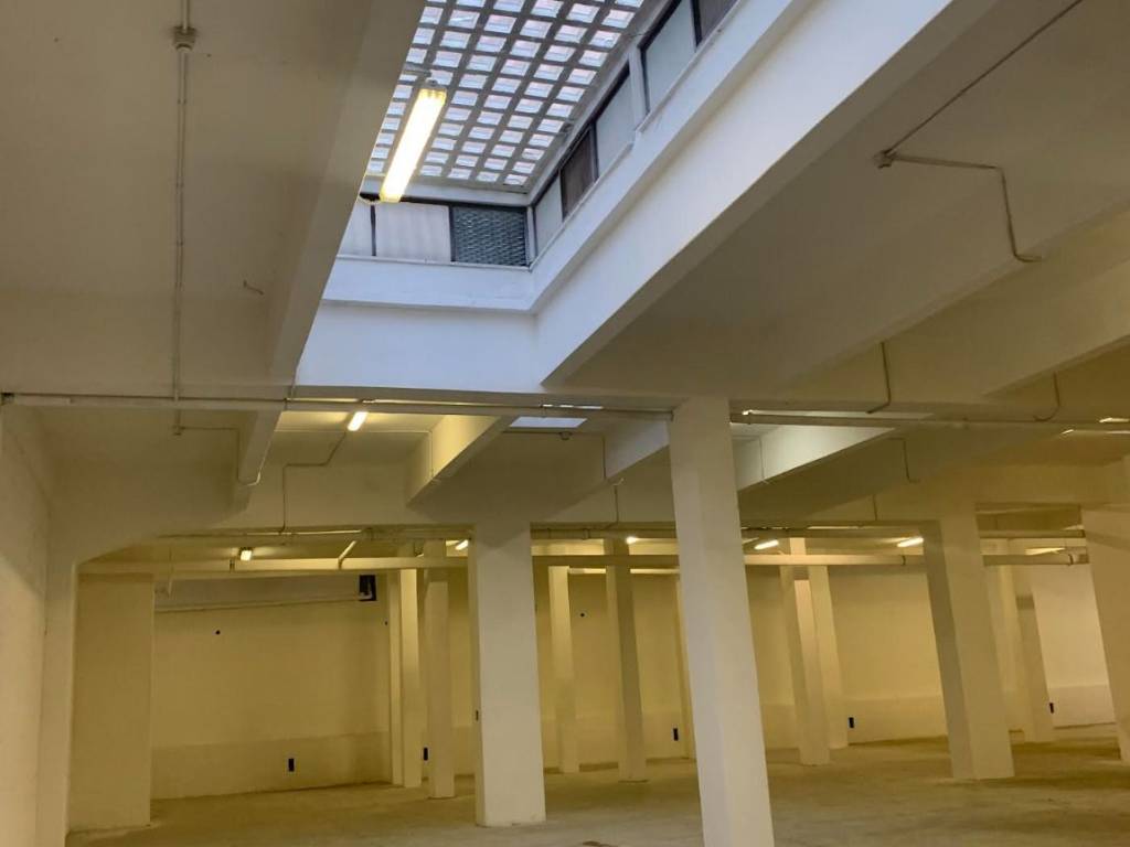locale commerciale in affitto a Roma in zona Appio Claudio