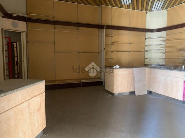 locale commerciale in affitto a Roma in zona Collatino