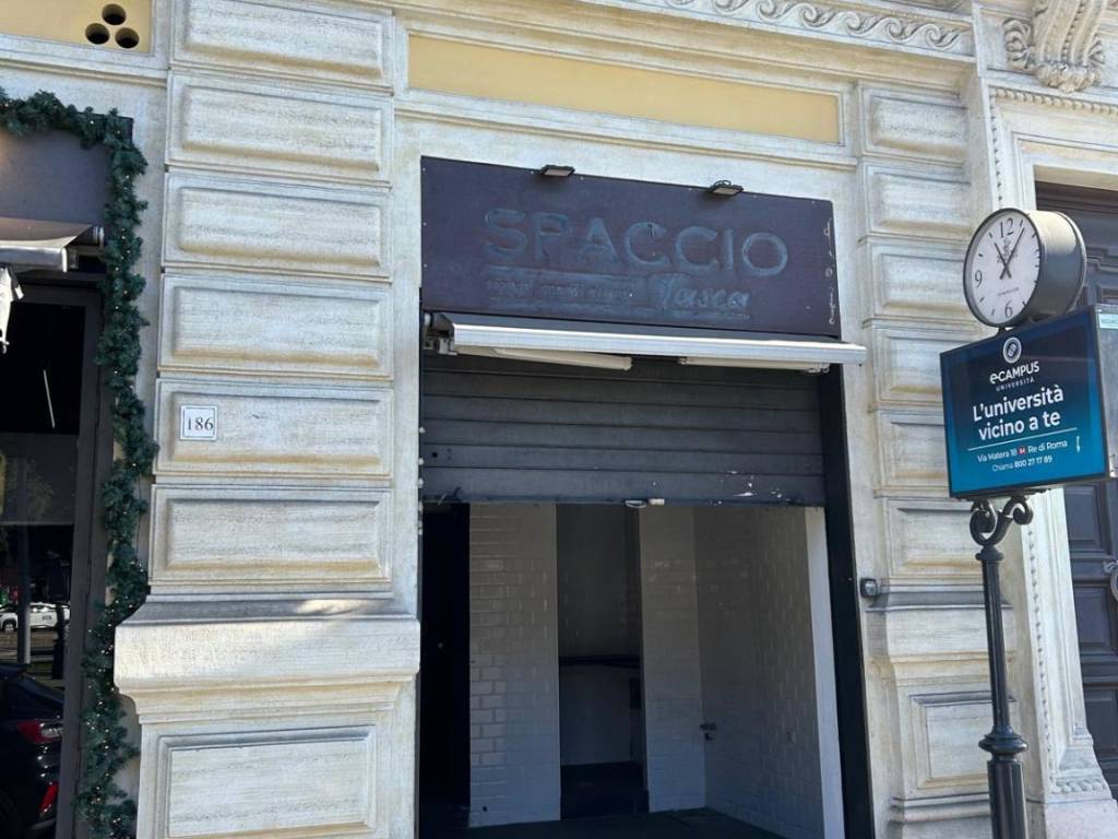 negozio in affitto a Roma in zona Esquilino