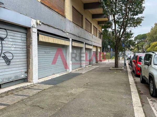 negozio in affitto a Roma