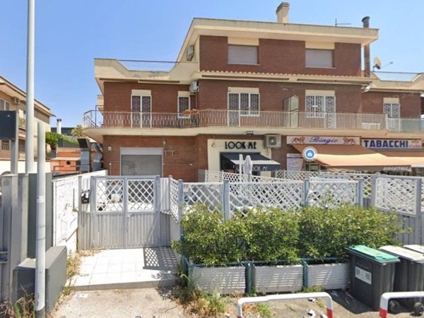 negozio in affitto a Roma in zona Borghesiana