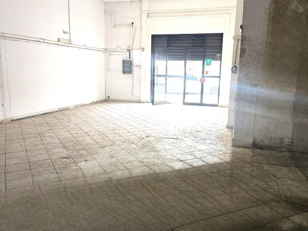 negozio in affitto a Roma in zona Borghesiana