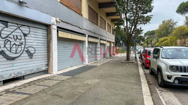 negozio in affitto a Roma in zona Ostiense