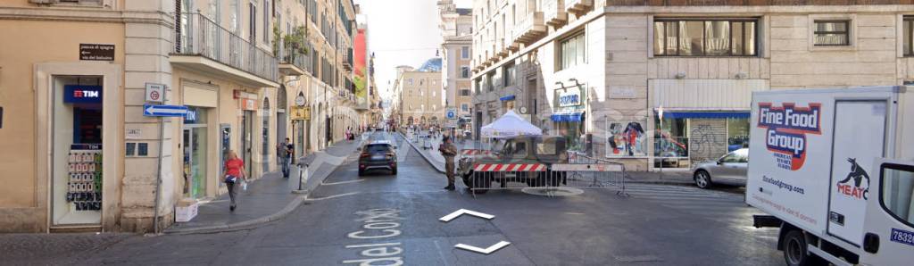 negozio in affitto a Roma in zona Trevi-Colonna