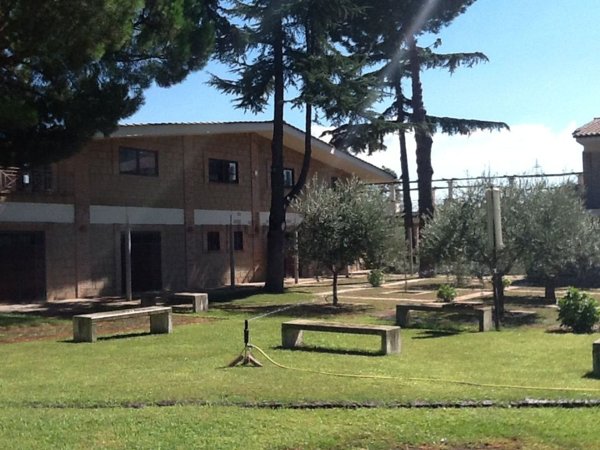 negozio in affitto a Roma in zona Case Rosse