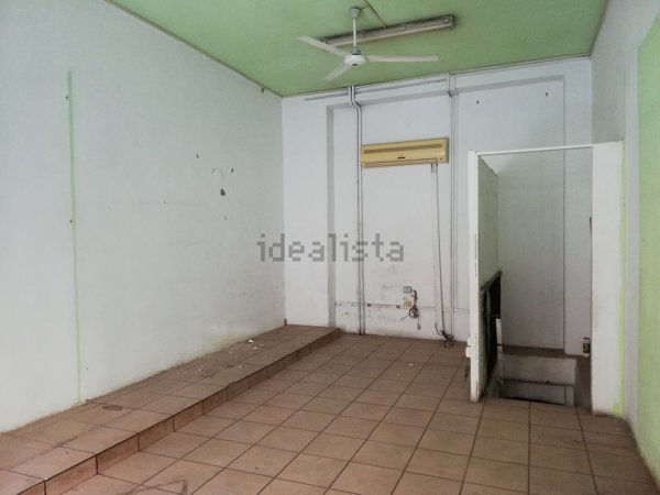 locale commerciale in affitto a Roma in zona Tuscolano