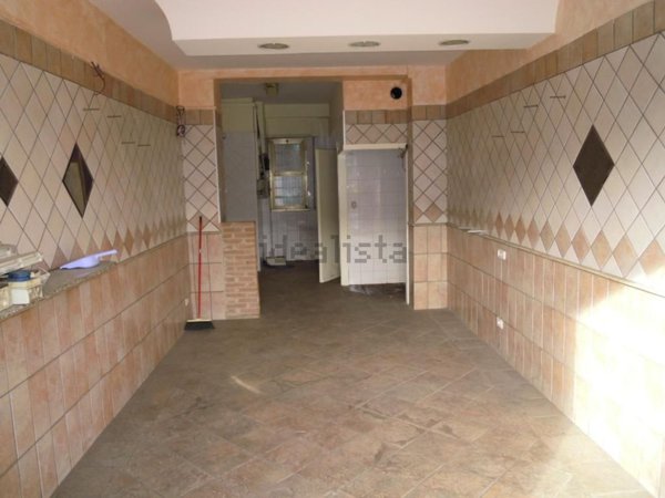 locale commerciale in affitto a Roma