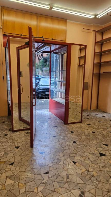 negozio in affitto a Roma in zona Prenestino-Labicano