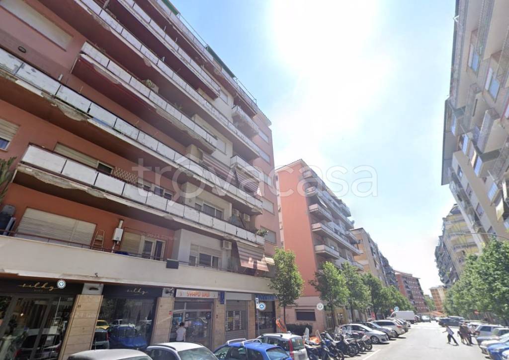 trivano in affitto a Roma in zona Appio Latino