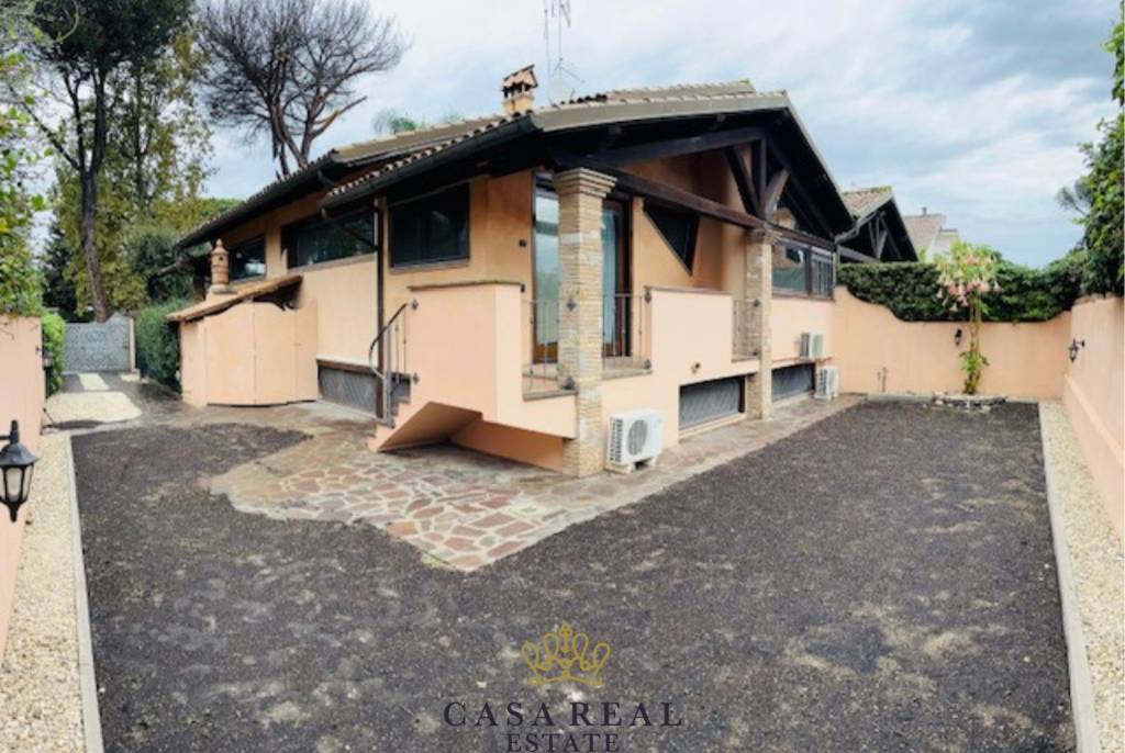 casa indipendente in affitto a Roma in zona Infernetto