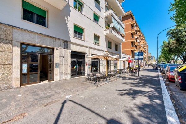 locale commerciale in affitto a Roma in zona Ostiense