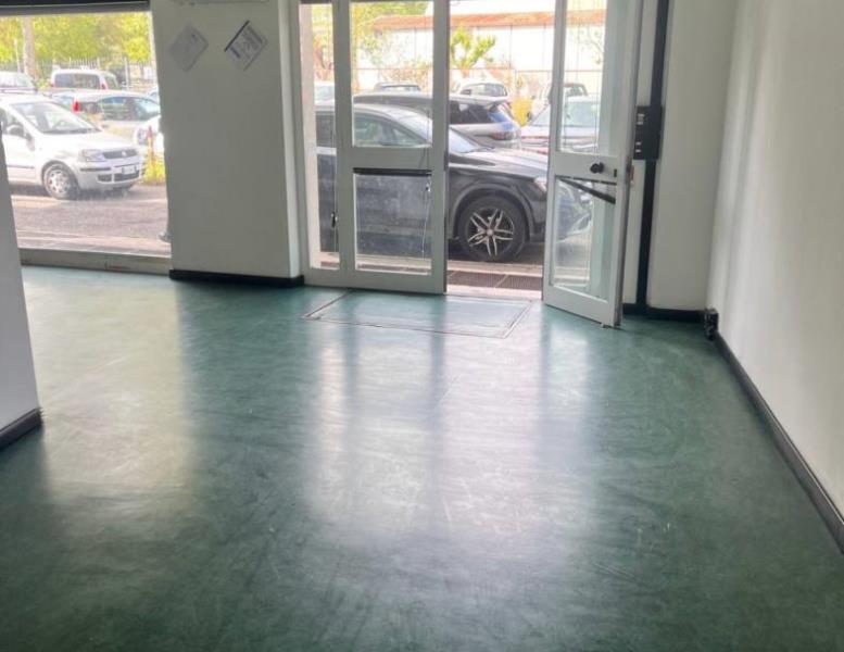 negozio in affitto a Roma in zona Pietralata