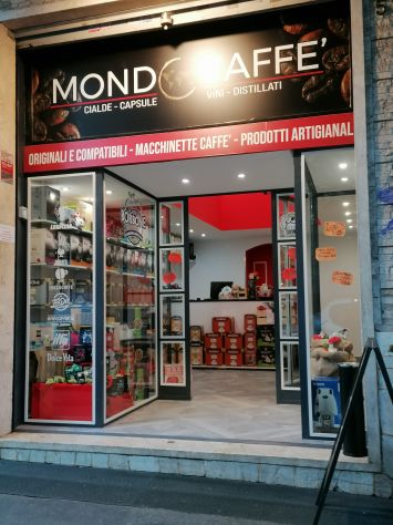 negozio in affitto a Roma in zona Appio Latino