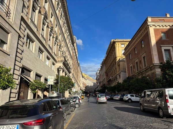 ufficio in affitto a Roma in zona Trevi-Colonna