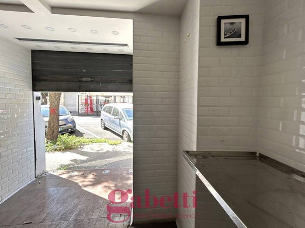 locale commerciale in affitto a Roma in zona Rione Prati