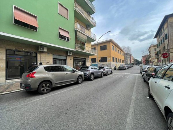 negozio in affitto a Roma in zona Appio Latino