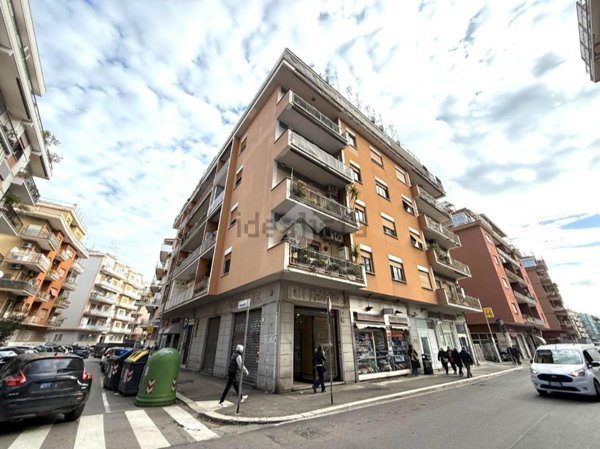 locale commerciale in affitto a Roma in zona Aurelio