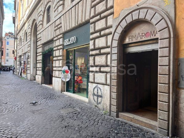 negozio in affitto a Roma in zona Parione/Sant'Eustachio