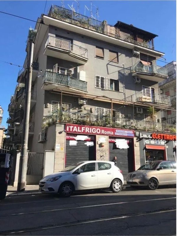 locale commerciale in affitto a Roma in zona Prenestino-Centocelle