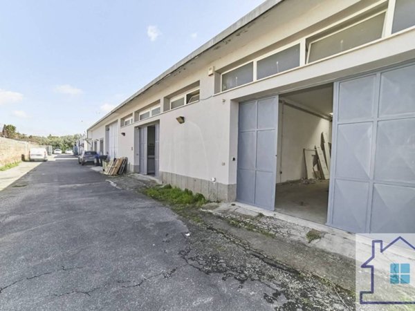 negozio in affitto a Roma in zona Casal Morena