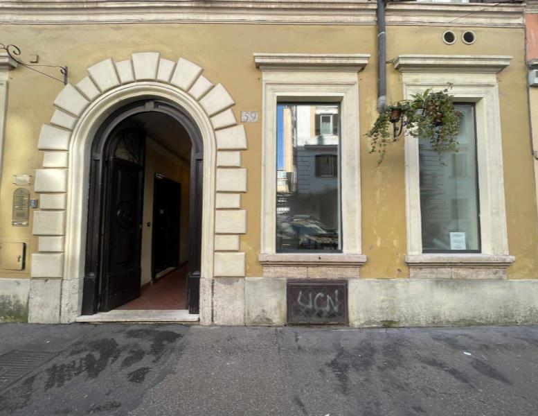 locale commerciale in affitto a Roma in zona Campo Marzio