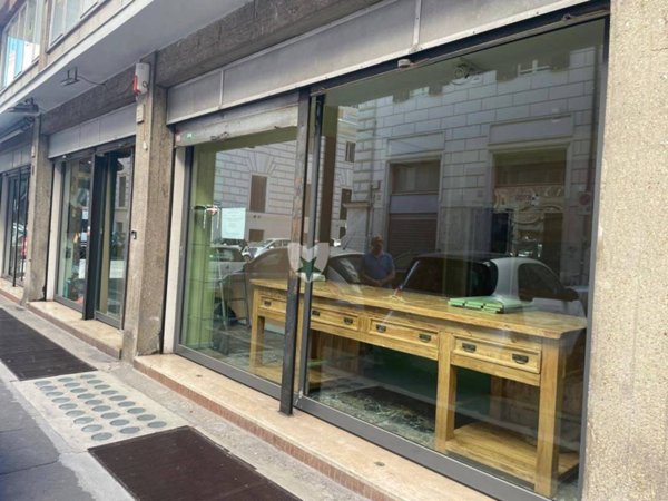 negozio in affitto a Roma in zona Rione Prati