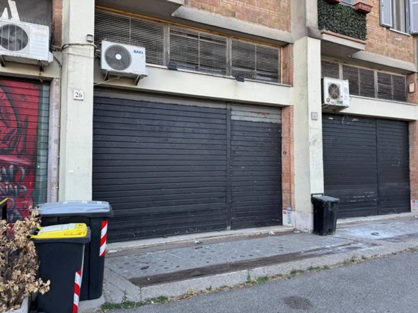 negozio in affitto a Roma in zona Cinecittà