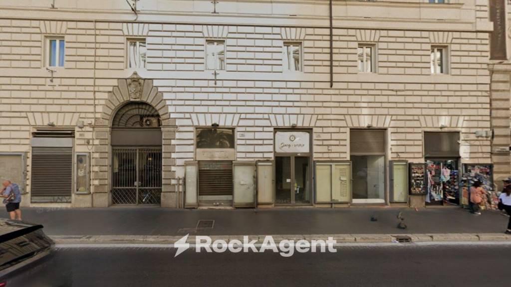 negozio in affitto a Roma in zona Rione Monti/Campitelli