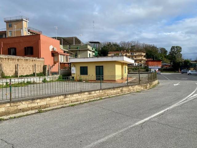 negozio in affitto a Roma