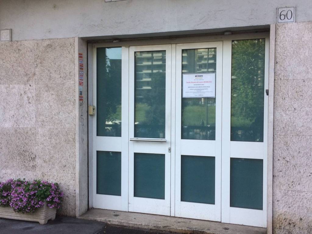 negozio in affitto a Roma in zona Ostiense