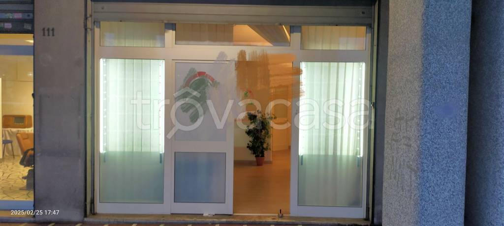 negozio in affitto a Roma in zona Appio Latino