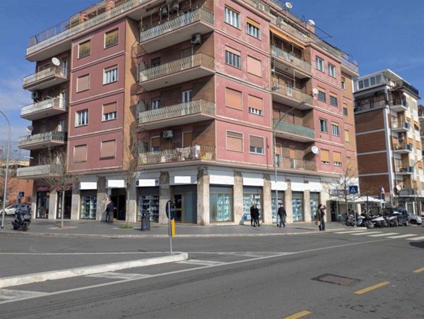 negozio in affitto a Roma in zona Nomentano