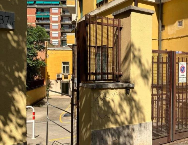 locale commerciale in affitto a Roma in zona Appio Latino