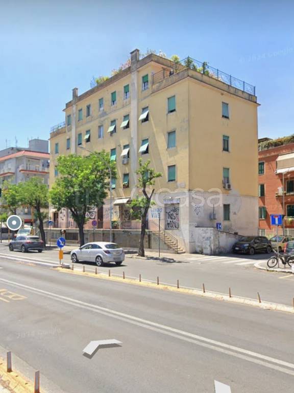 negozio in affitto a Roma in zona Portuense