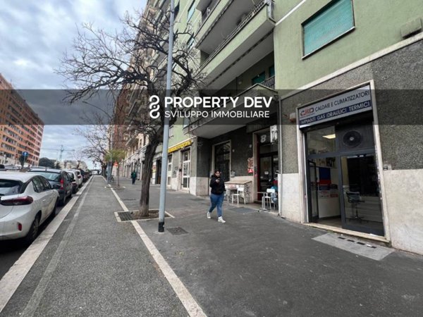 negozio in affitto a Roma in zona Tuscolano