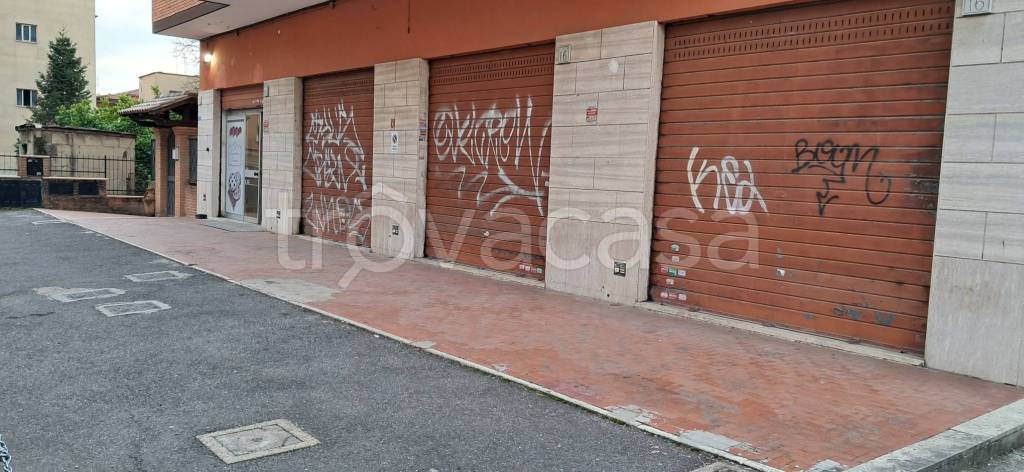 negozio in affitto a Roma