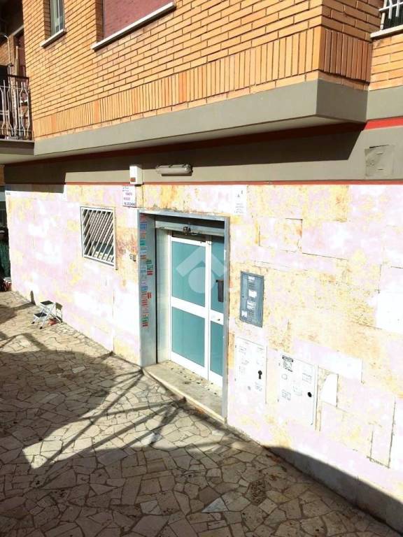 negozio in affitto a Roma in zona Alessandrino