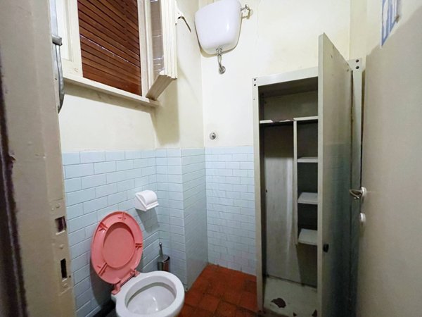 negozio in affitto a Roma in zona Appio Latino