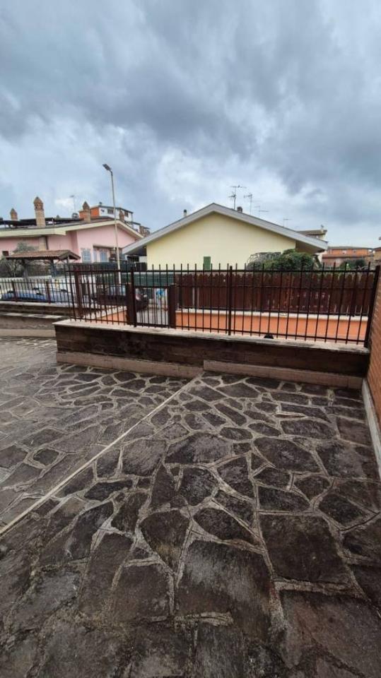appartamento in affitto a Roma in zona Torre Gaia