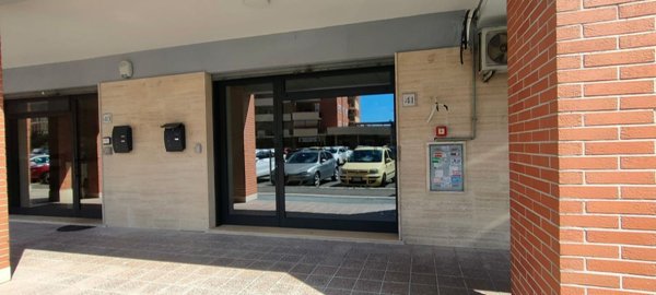 locale commerciale in affitto a Roma in zona Romanina
