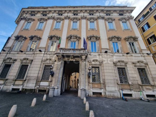 ufficio in affitto a Roma in zona Pigna - Sant'Angelo