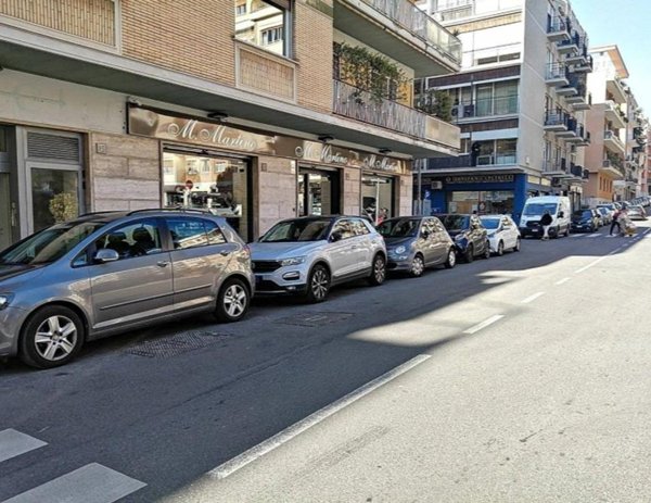 negozio in affitto a Roma