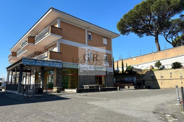 locale commerciale in affitto a Roma in zona Tor di Quinto