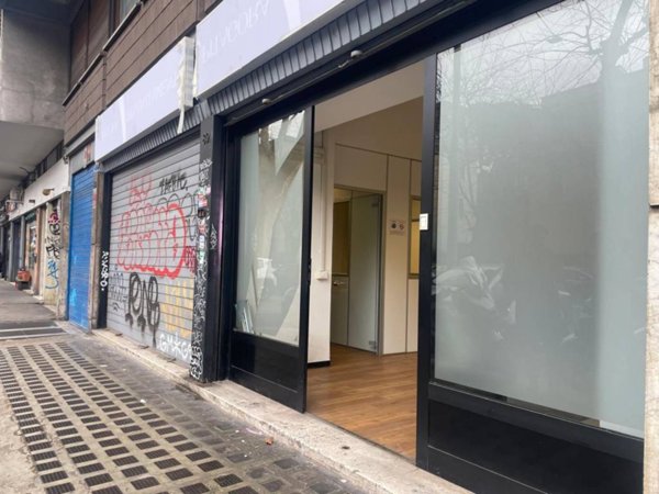 negozio in affitto a Roma
